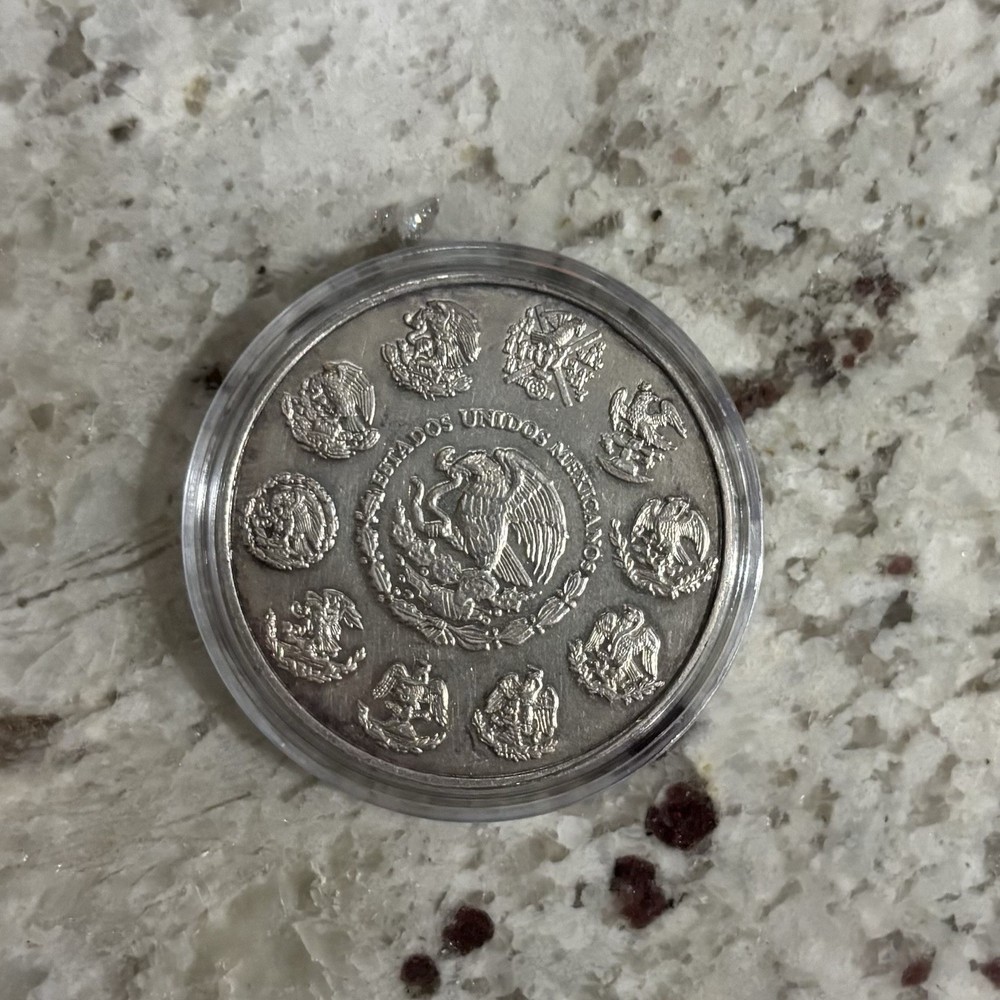 2001 Mexico Silver 1oz Libertad Coin (very nice condition)