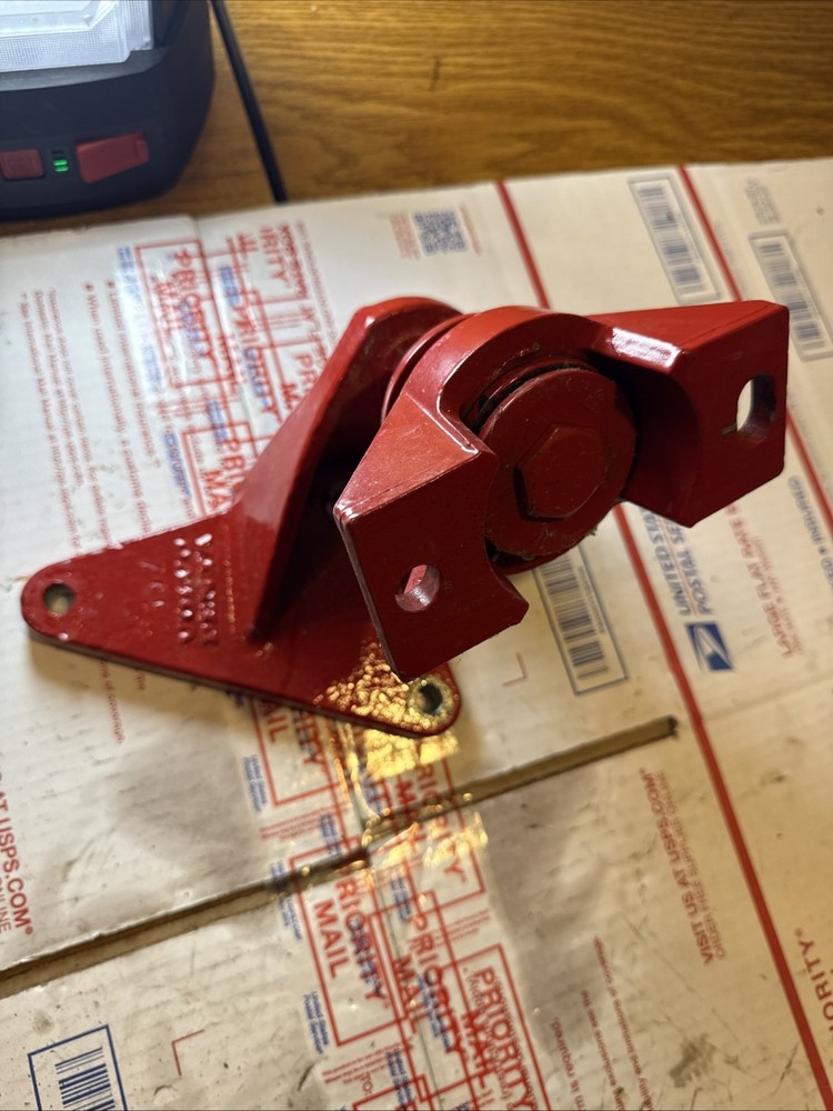 2019 Volvo Penta 6.2 engine mount 22012960