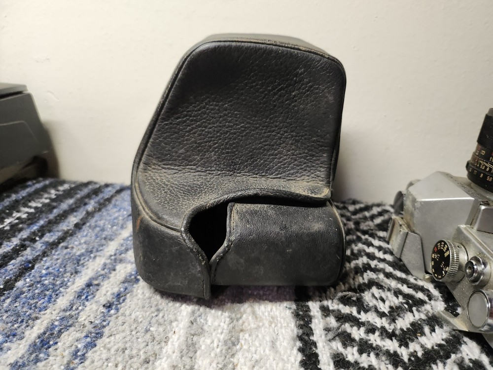 Mamiya-Sekor Camera Lens Case Vintage Pre-owned Untested