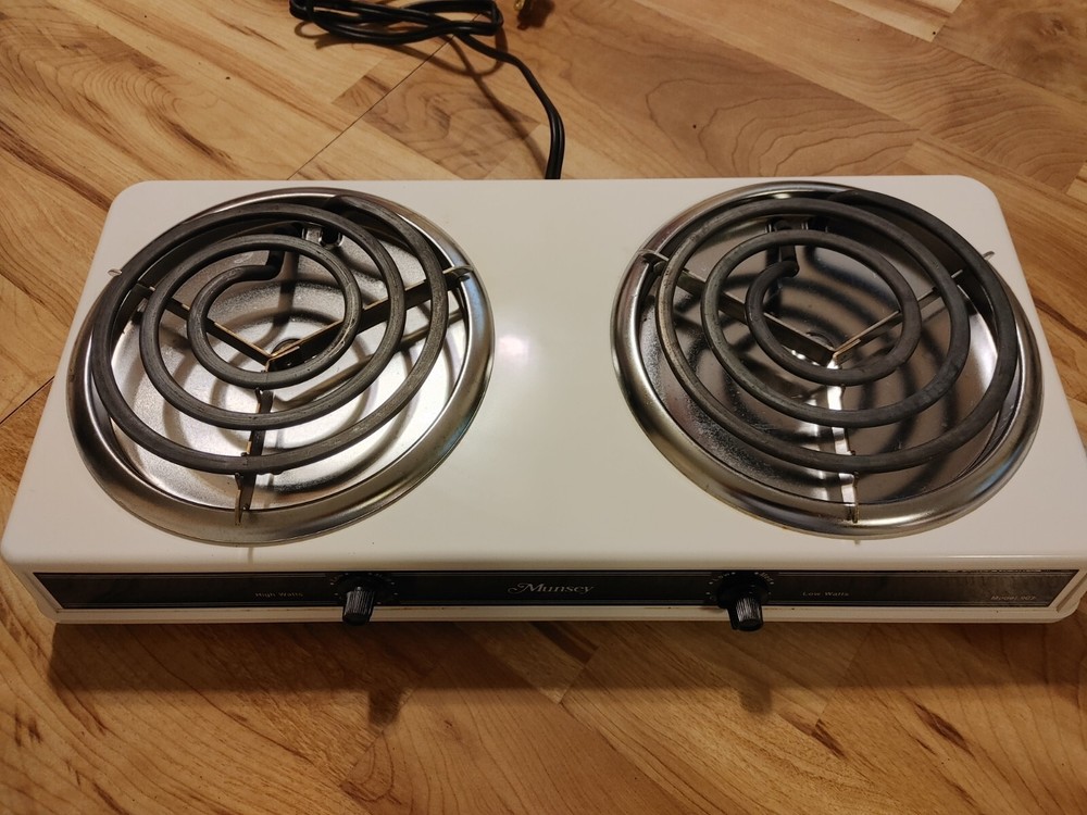 Vintage Model 902 Munsey 2 Burner Buffet Range Never Used