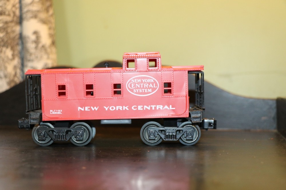 Lionel modern with set box, beautiful condition, smoke, light, forward/reversebx