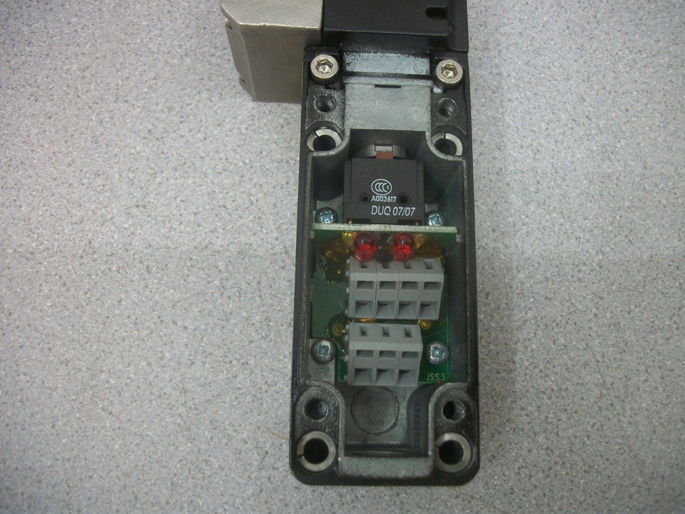 FORTRESS INTERLOCK STOP INTERLOCK 24VDC 110VAC