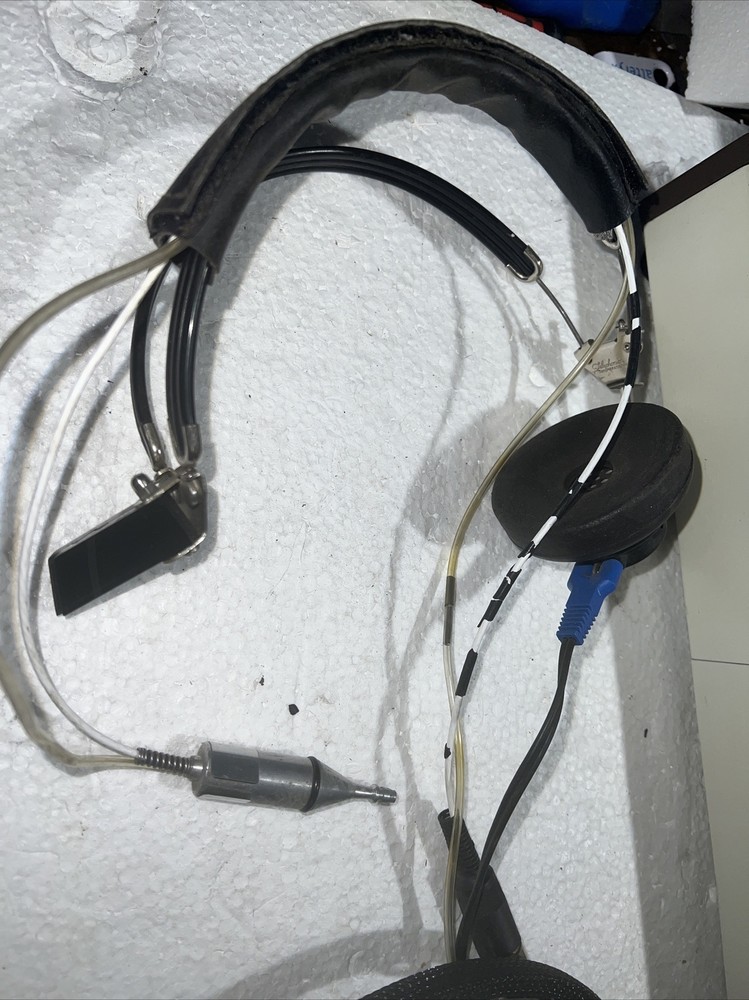AUDIOMETER-AMPLAID 702 AUDIOMETER