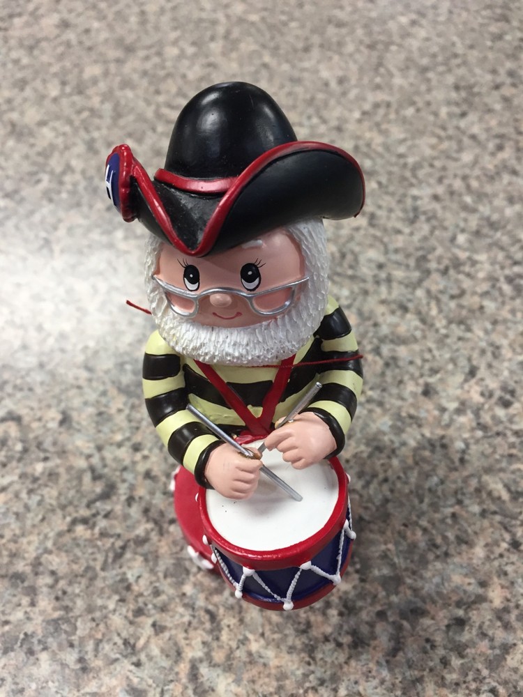 HERSHEY CHOCOLATE FIGURES - EXCELLENT CONDITION - NO BOX - MAKE OFFERS!!!!