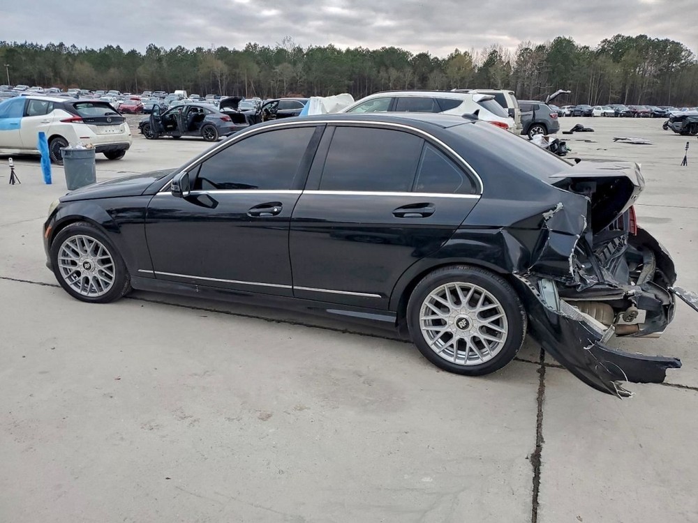C220 2010 Glove Box 4945510