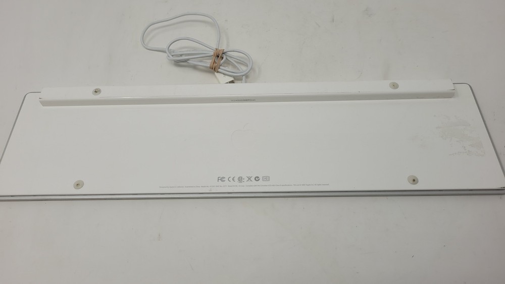 Apple A1243 Wired USB Slim Keyboard