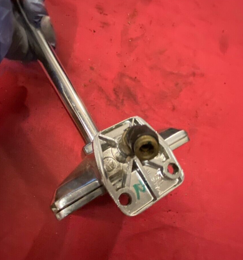AIR HORN , HADLEY