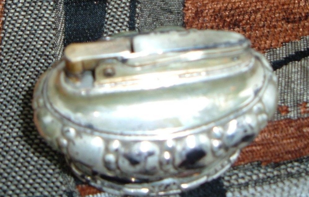 Old ~ Metal Ronson Crown Table Top / Desk / Mantle Decorative Lighter