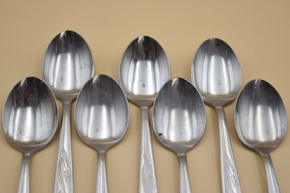 14pc Present Gracious Wheat Flatware Set 7 Salad Forks 7 Tablespoons