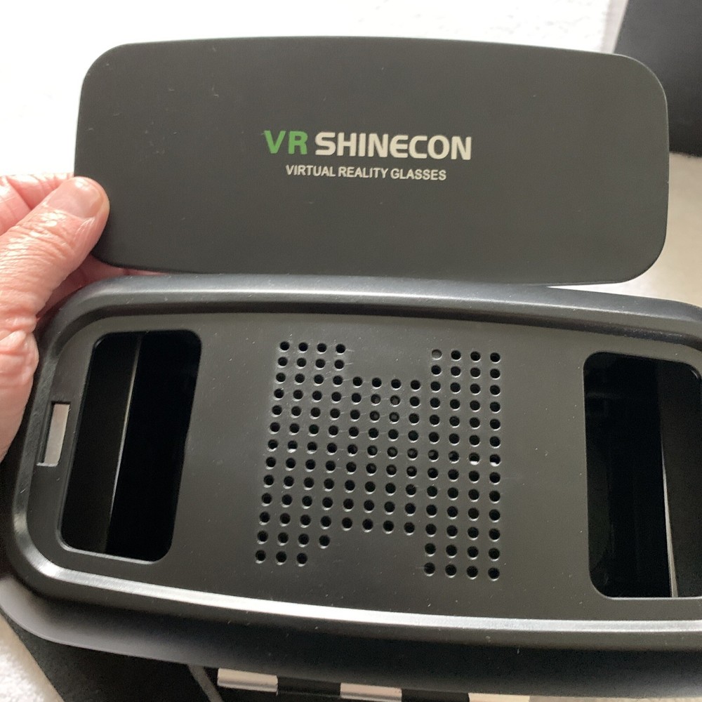 VR Shinecon Virtual Reality Headset In Box Not Tested.