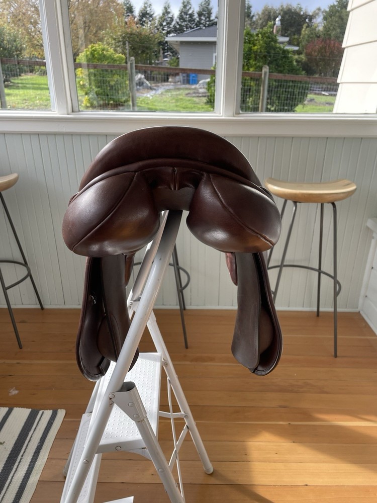 English Saddle - County Solution - 17 M SR - 2017 - Forward Flap - Jumper