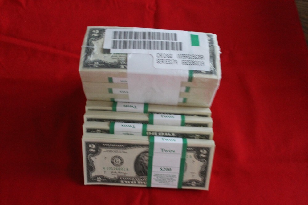 BEP PACK CRISP 100 $2 BILLS 2017A UNCIRCULATED SEQUENTIAL ORDER TWO DOLLAR BILLS