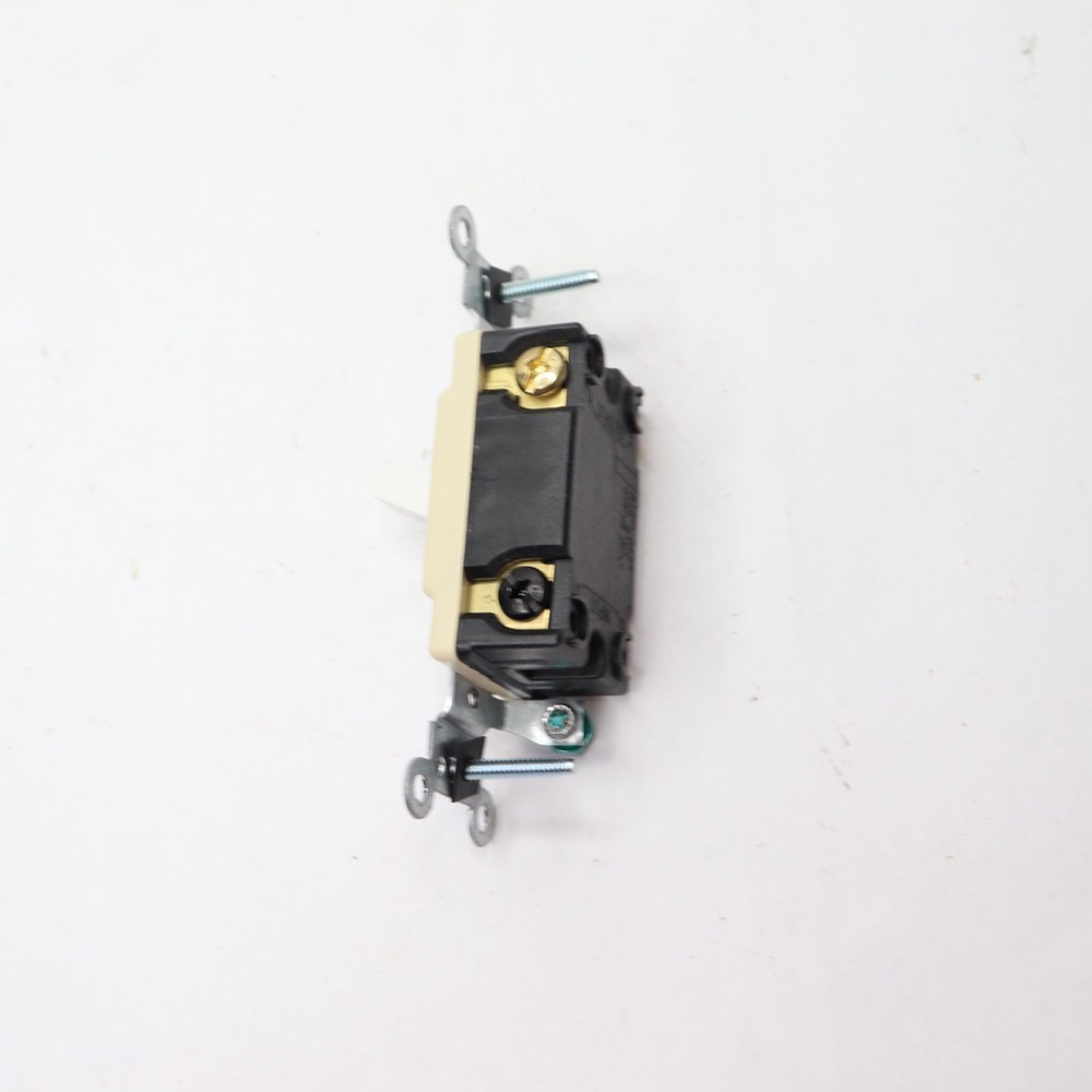 Leviton 20 Amp 4-Way Preferred Toggle Switch, White