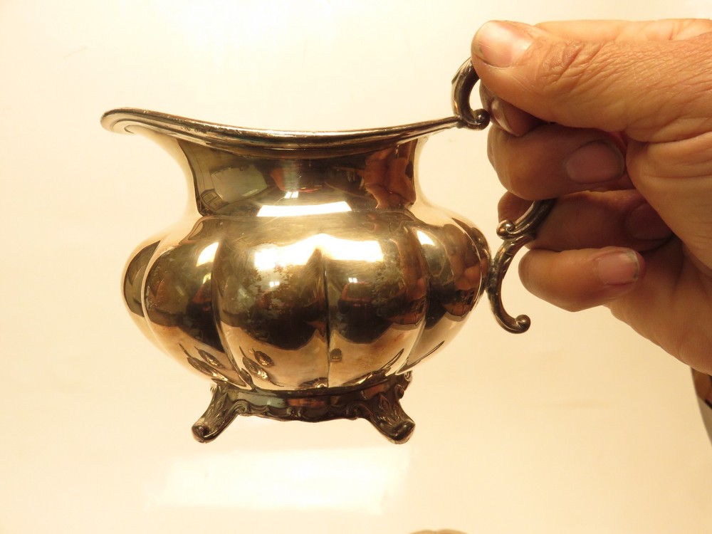 4 PIECE COMMUNITY SILVERPLATE MELON CANADA TEA SET CA2D318