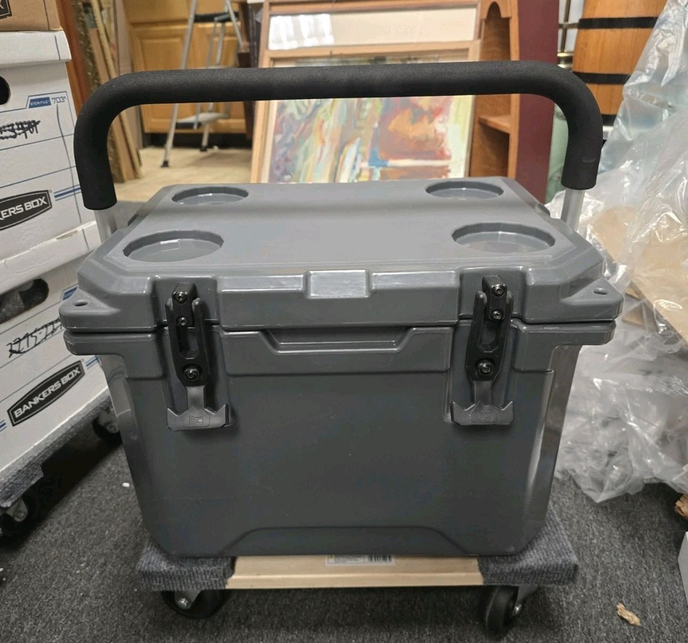 Basecamp 20 HARD COOLER BEAR RESISTENT Super Clean