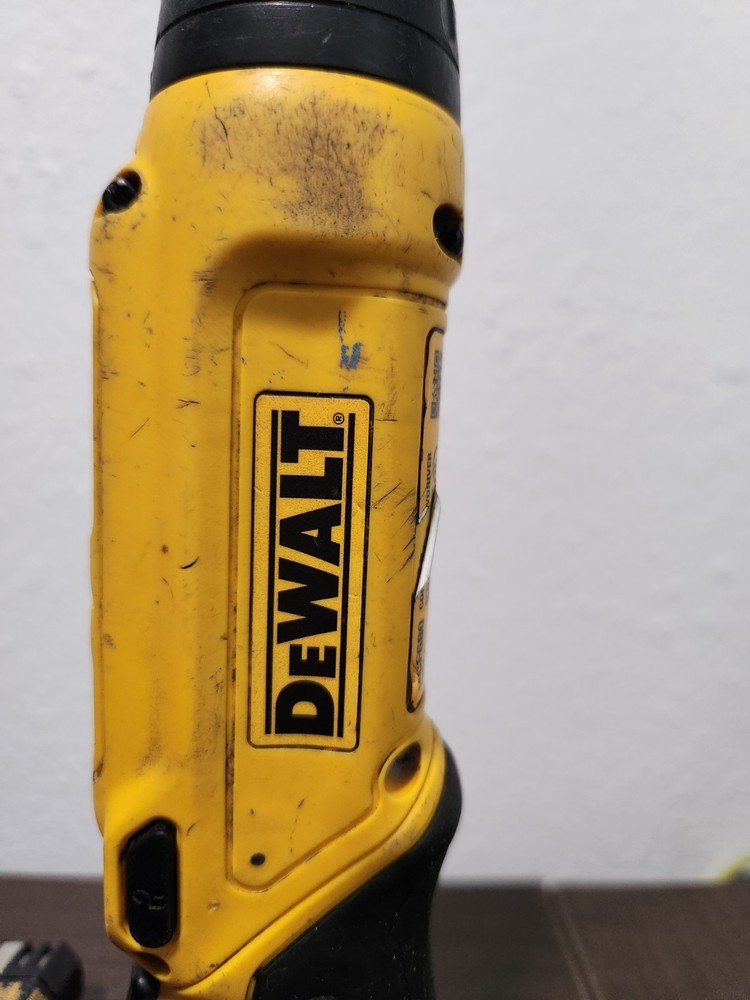 ​DEWALT DCF680 8V MAX Gyroscopic Screwdriver + Battery - READ Use Condition