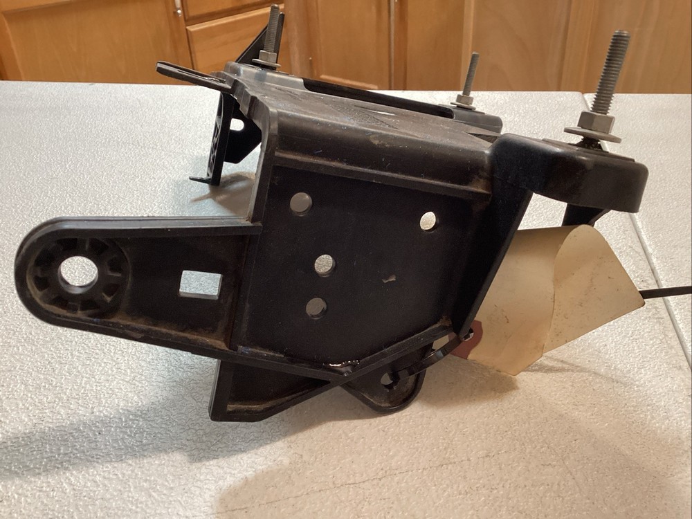 2015-2017 CHRYSLER 200 BATTERY SIDE IGNITION MOUNT BRACKET HOLDER OEM