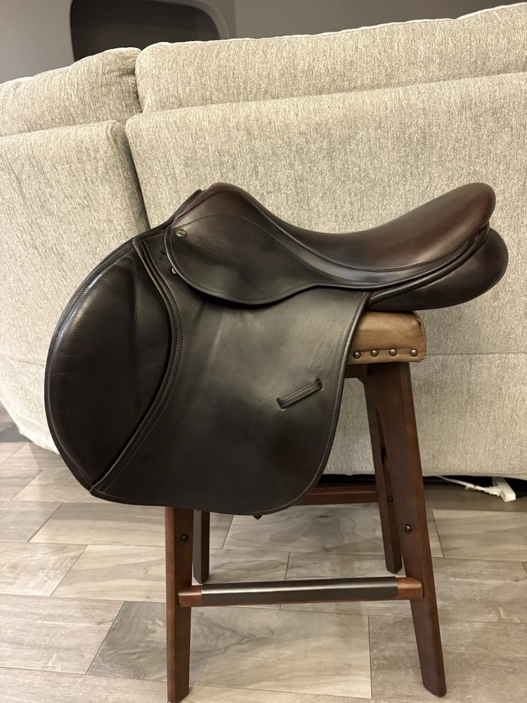 County Solution 17” Medium Tree Saddle