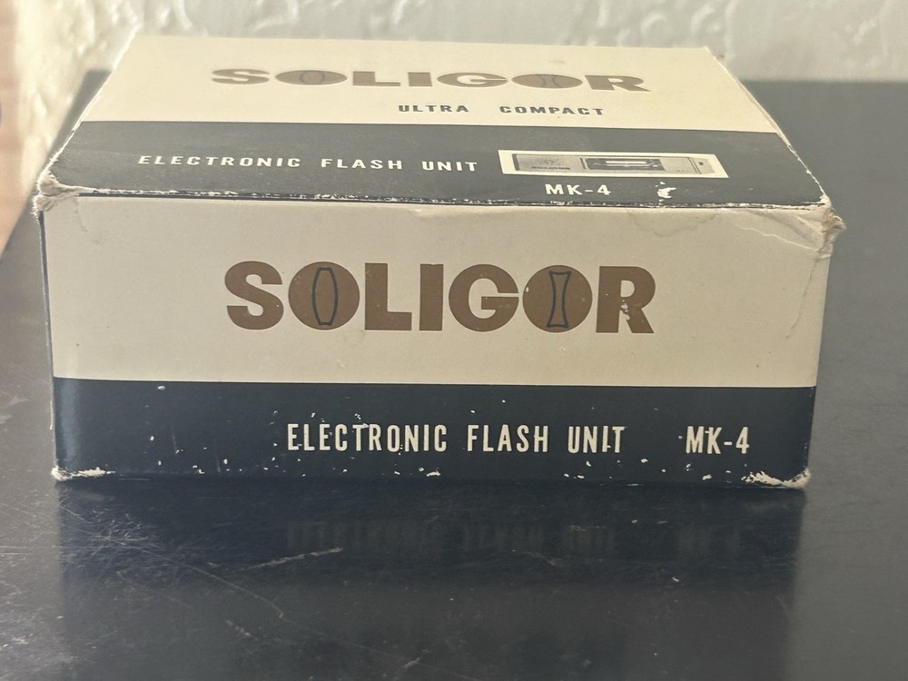 SOLIGOR Electronic Flash Unit MK-4 AC Terminal/Cable Reflector Open Flash Button