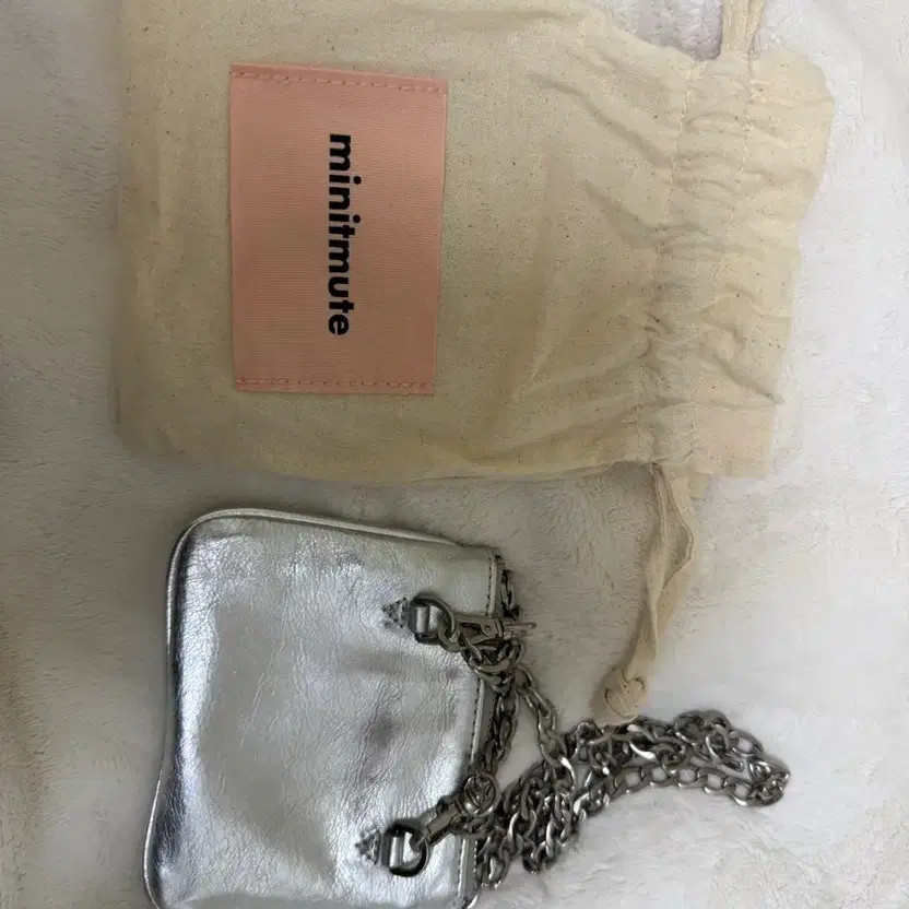 MinutMute Bret Micro Silver Official