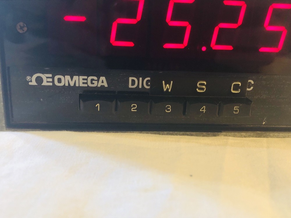 Omega Digicator 412B-THC Celcius Temprature Indicator - Used, Tested for Power
