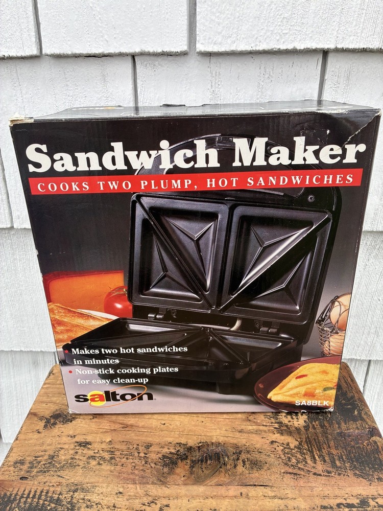 Salton Sandwich Maker - model SA8BLK - NEW
