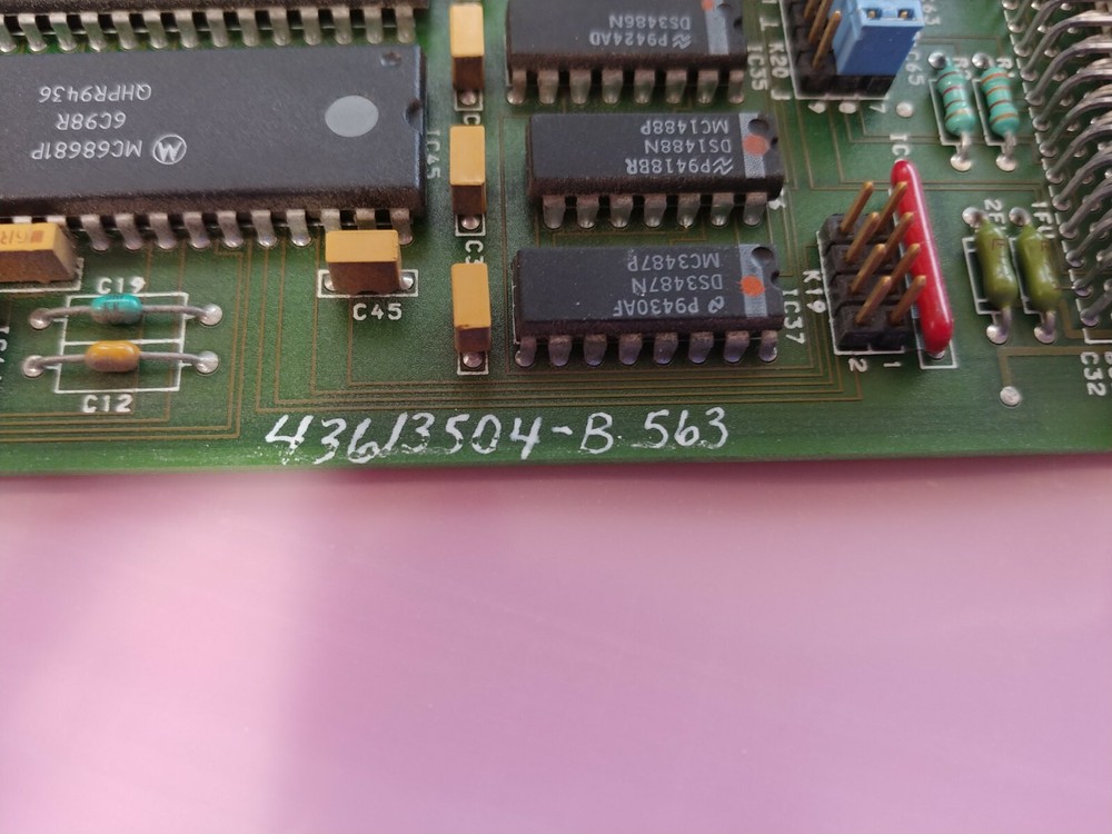 Universal Instruments VME 68K 43613504 Rev B