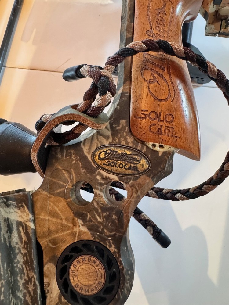 Matthews Ultra 2 Compound Bow with Soft Case and Bushnell Range Finder