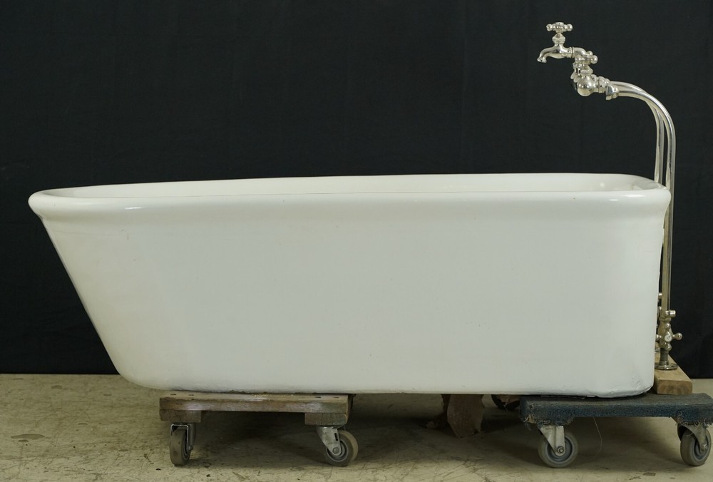 Reclaimed 5 ft. White Earthenware Ceramic Bathtub