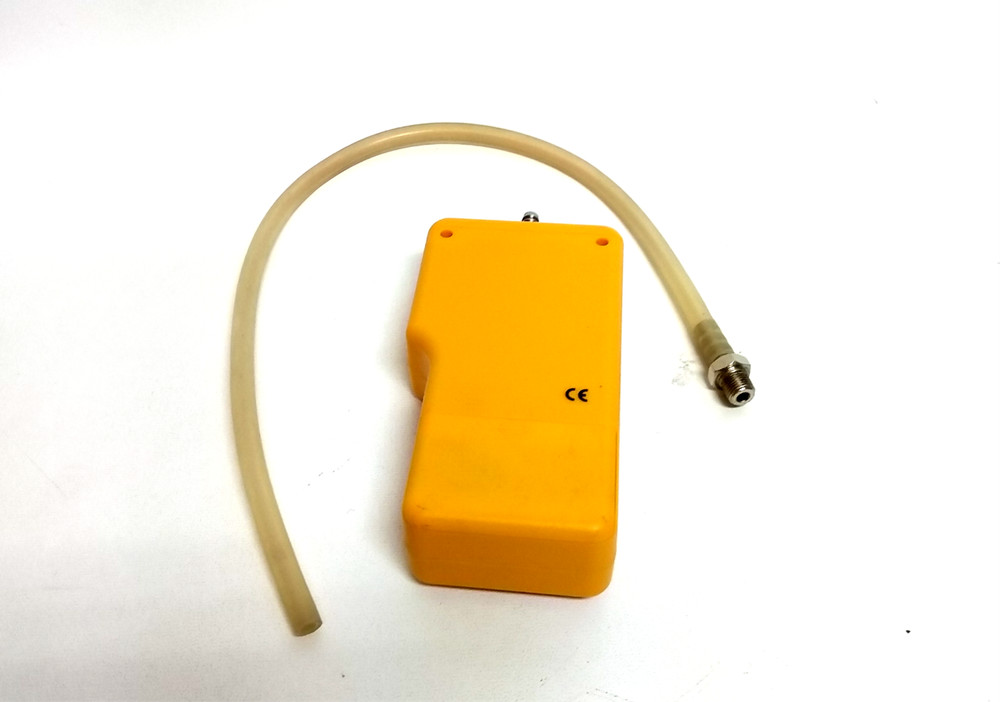 UEI EM151 Single Input Differential Electronic Manometer