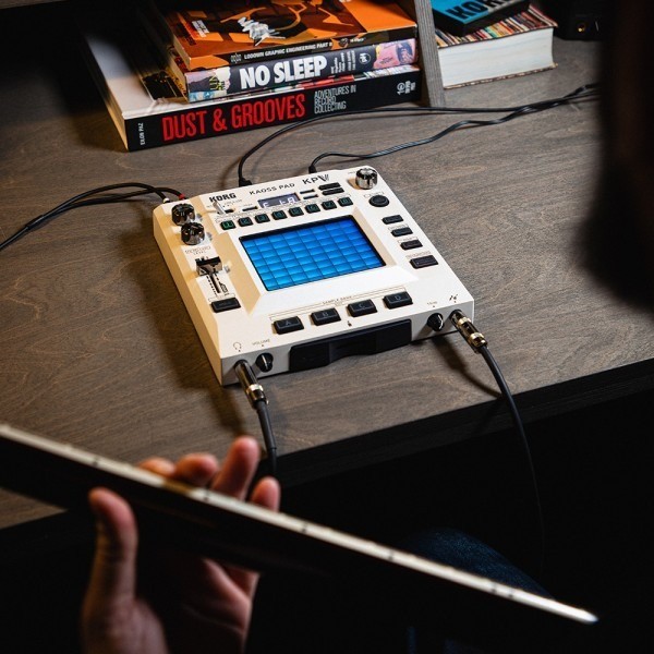 KORG KAOSS PAD V Multi FX Sampler Vocal Guitar USB Interface