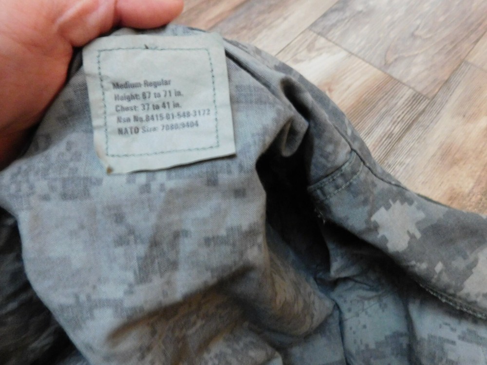 US ARMY FLAME RESISTANT ACU GREEN TOP COAT SIZE MEDIUM- REGULAR