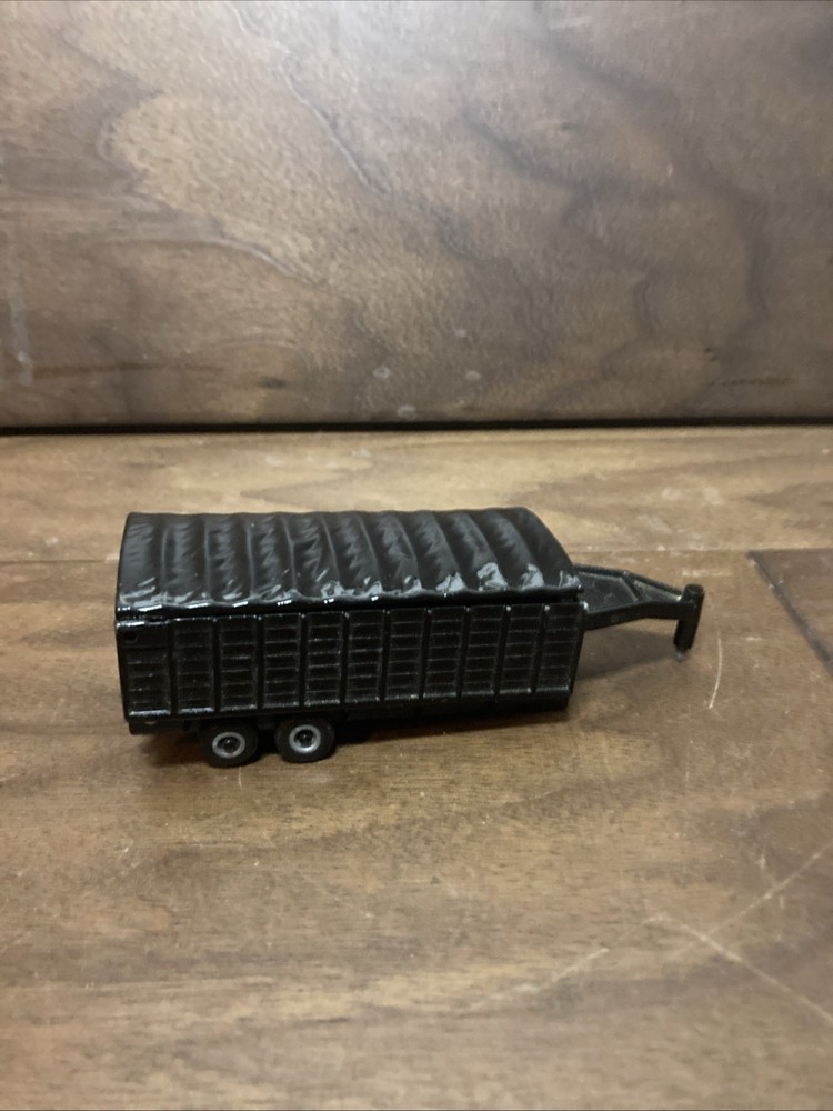 Tomy Scale Grain Trailer, Black