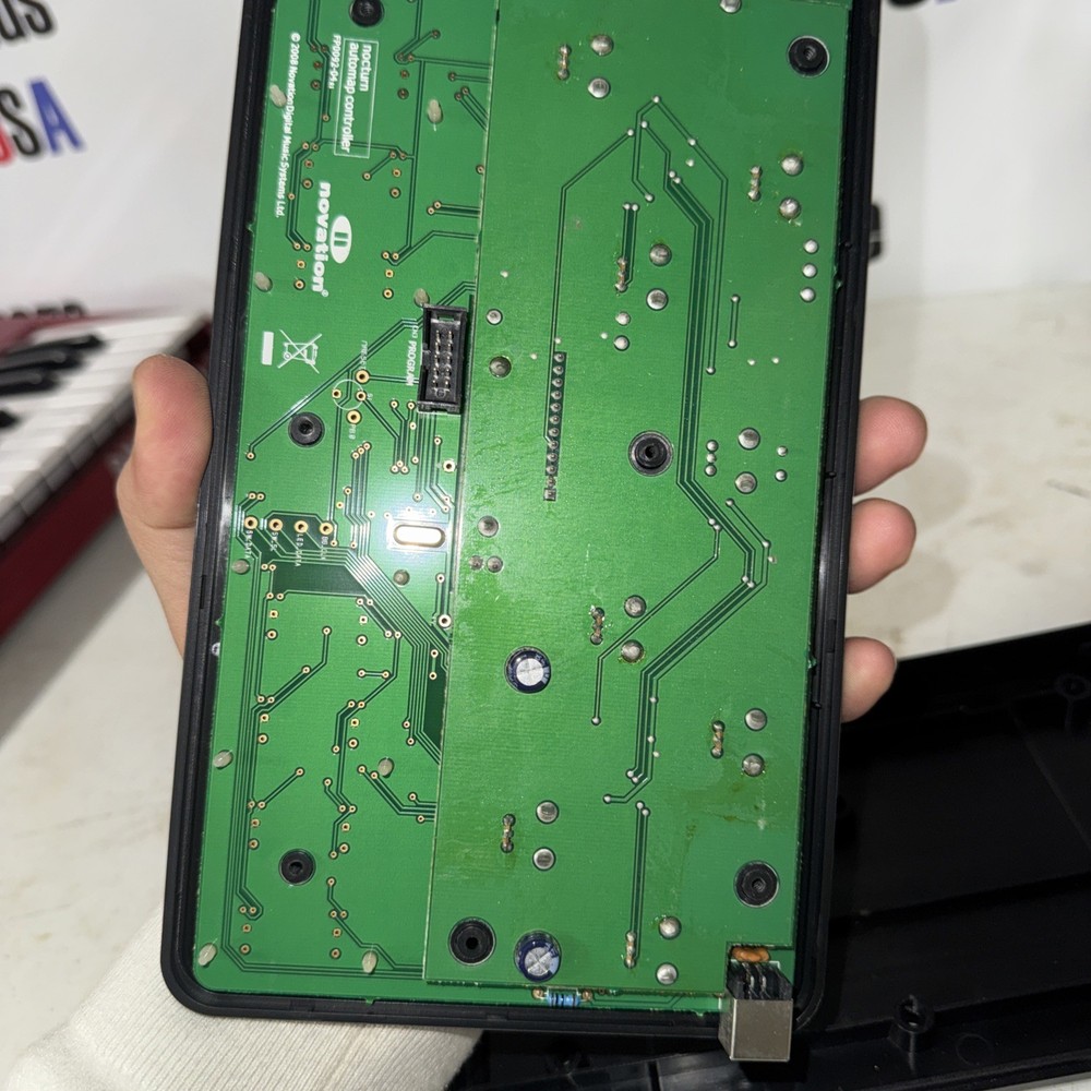 Novation: Nocturn Intelligent Plug-in Controller READ