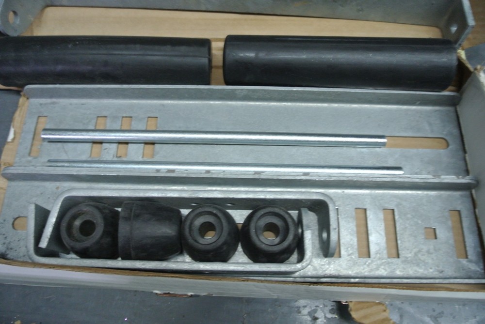 TIE DOWN ADJUSTABLE ROLLER GUIDE 86106 SILVER MARINE BOAT