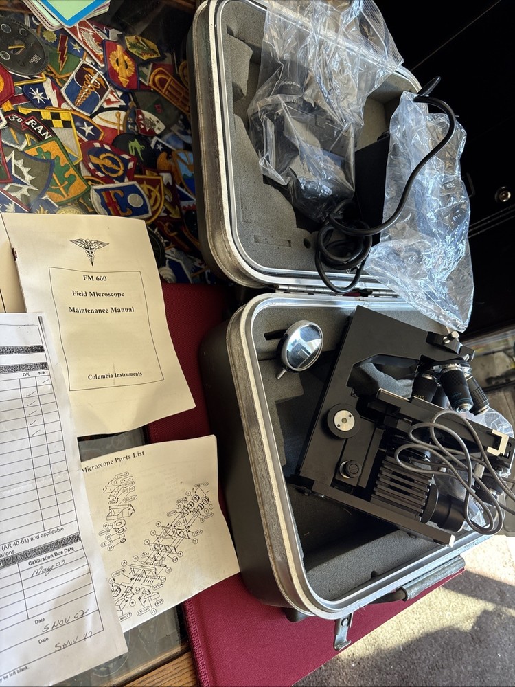 microscope Columbia FM 600