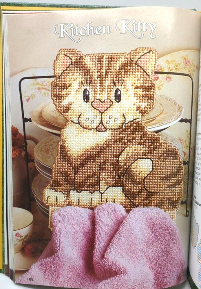 Masterpiece Showcase Plastic Canvas Craft Pattern Book 1998 160 Pages HC