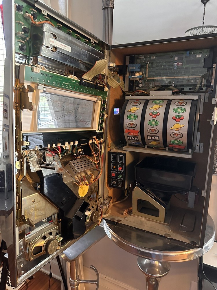 Slot machine : Astro Liner 7 Line Special Edition