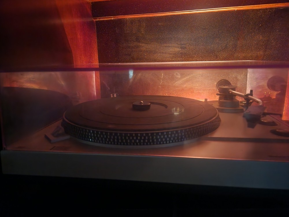 MCS Series Turntable (Modular Component Systems) Model 6710 Belt Drive. Technic