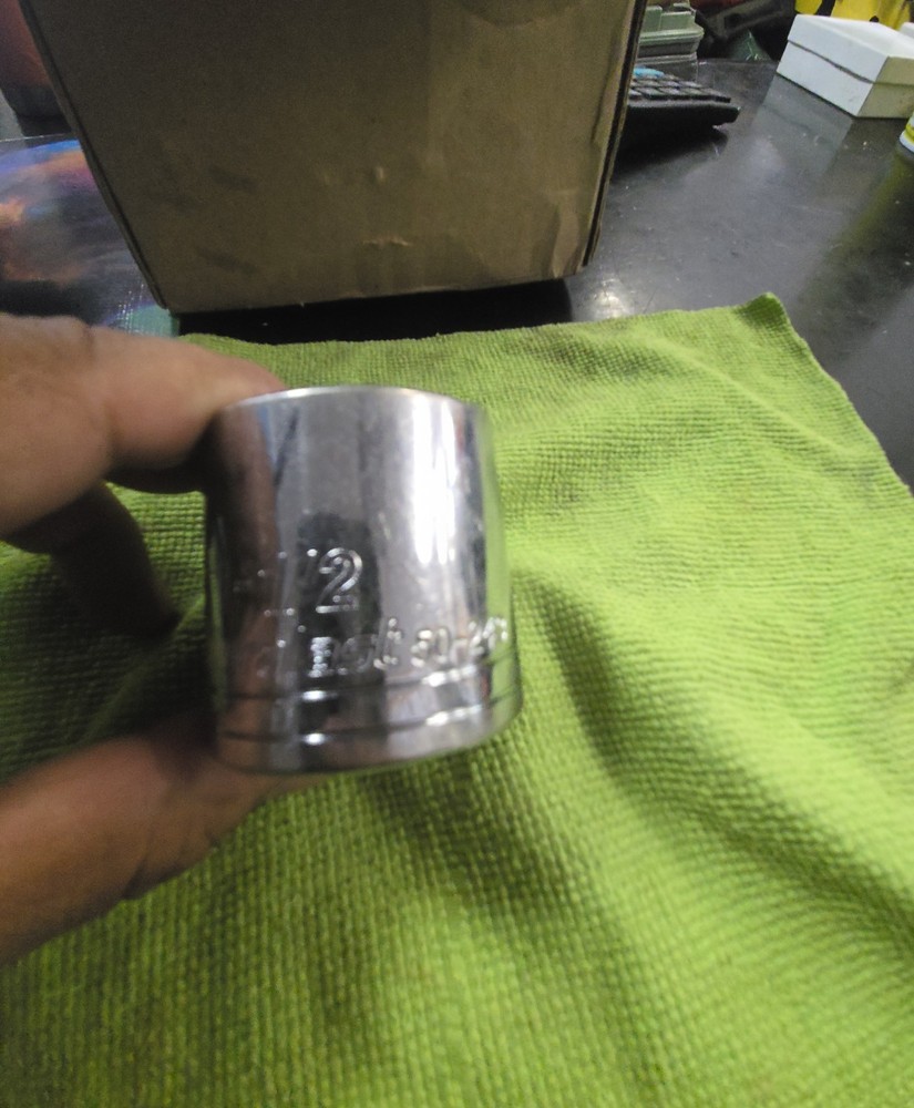 Duralast 1/2 " DRIVE 1 1/2 Socket 50-243 Points 12