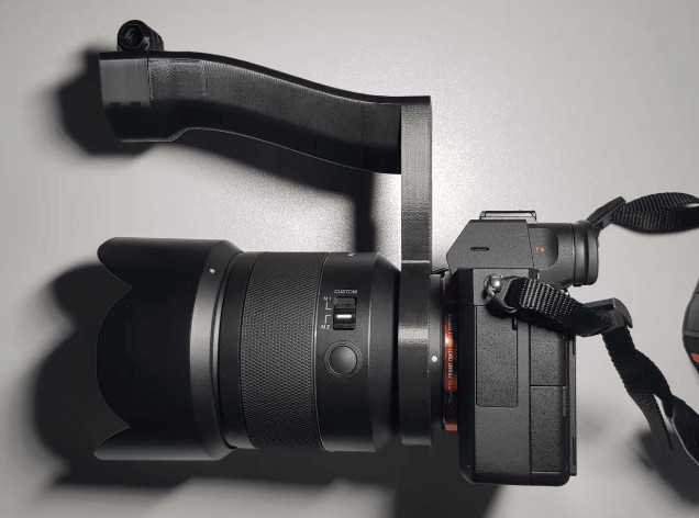 Cageless Sony E-Mount Camera Handle | Lightweight, Secure Grip - Multicolor