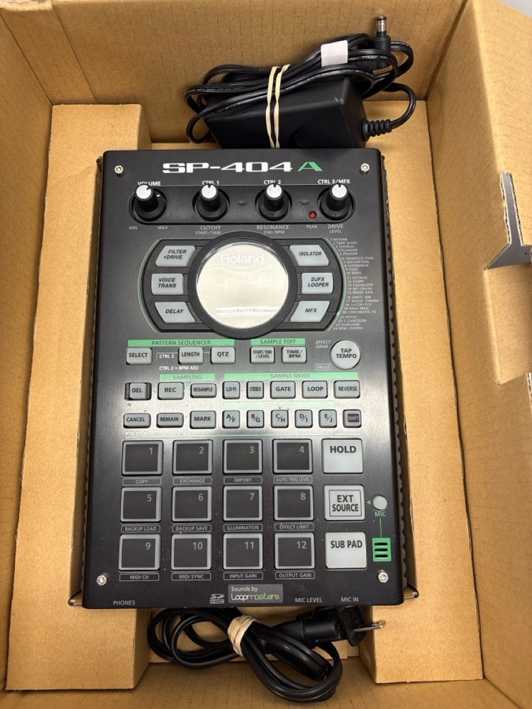 ROLAND SP-404A LINEAR WAVE IOB (P08035043)