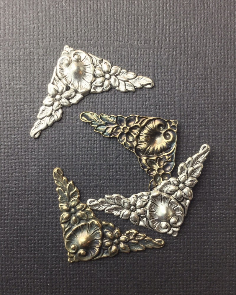 23683 - 4 Pc. Victorian Corner Jewelry Finding Brass Oxidized