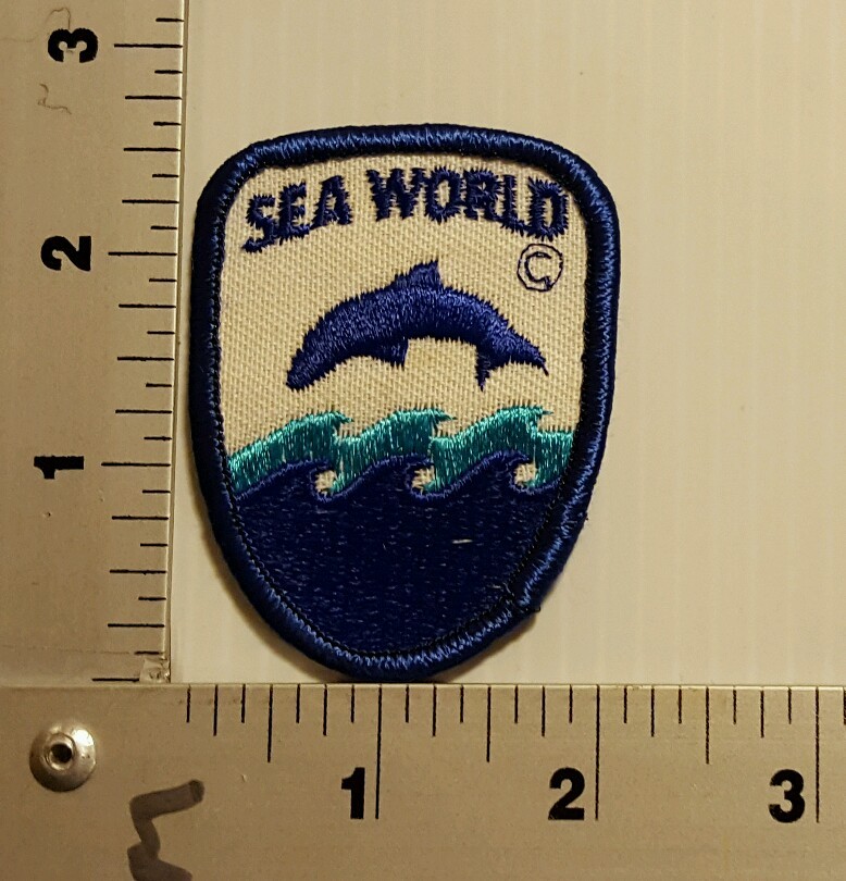 SEAWORLD  VINTAGE EMBROIDERED PATCH SEA WORLD