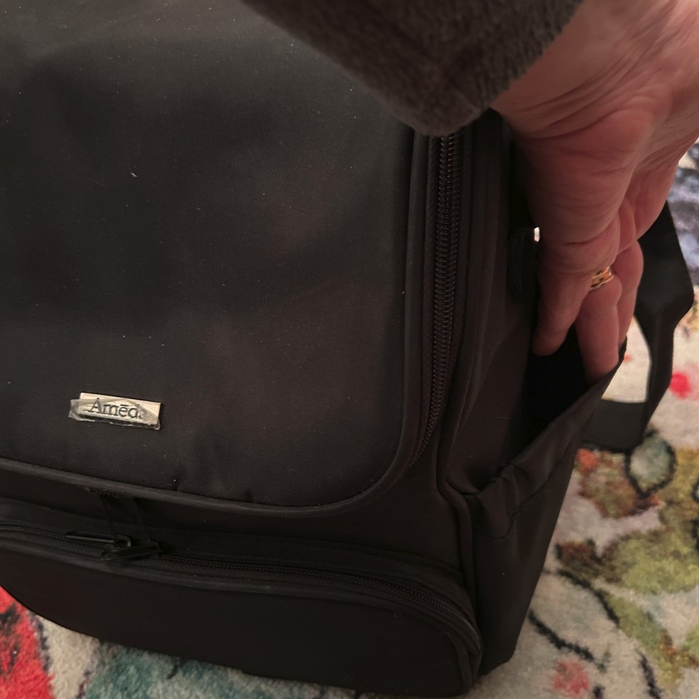 MODERN Ameda BACKBACK CROSSBODY can carry breastfeeding items