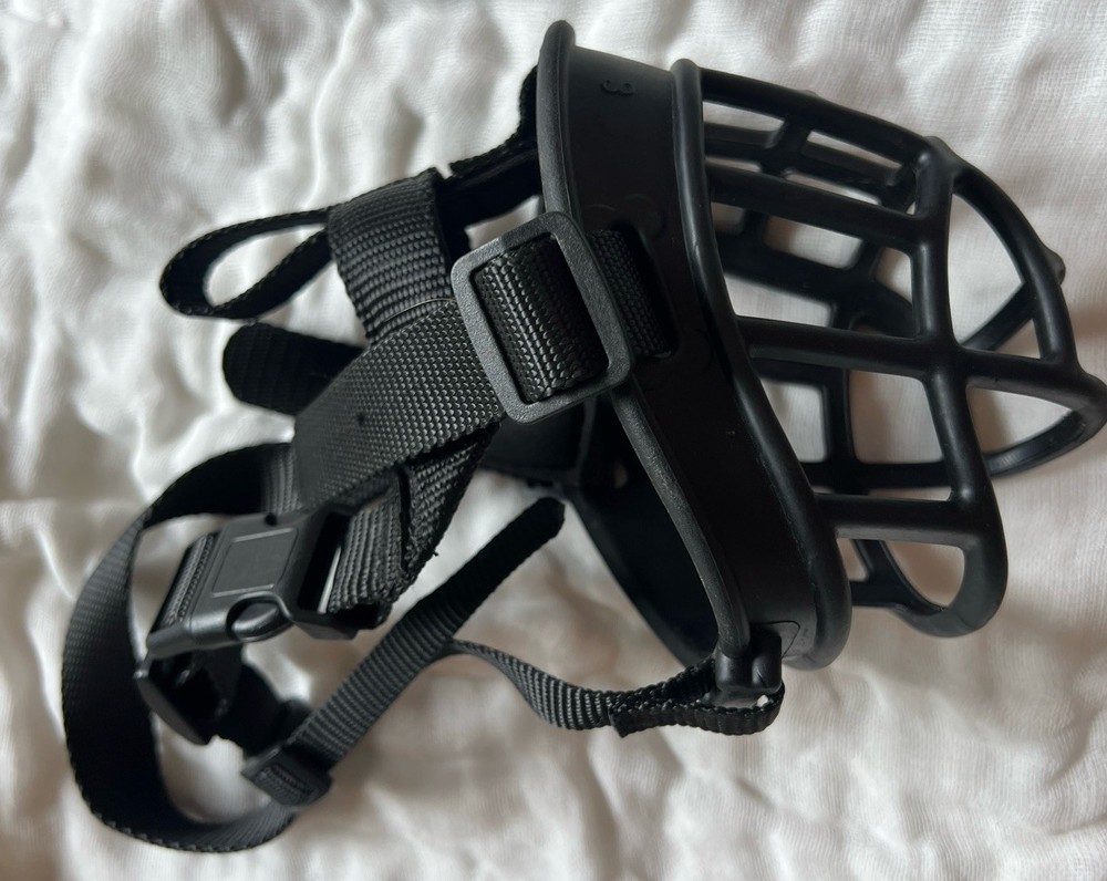 Muzzle for Dogs, Size 3- Black NEW