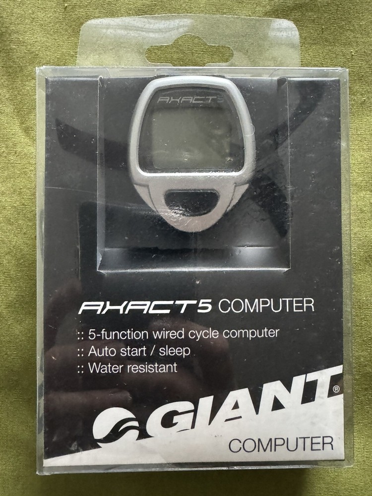 NEW Giant Axact 5 Wired Cycle Computer Bicycle Silver Universal NIP