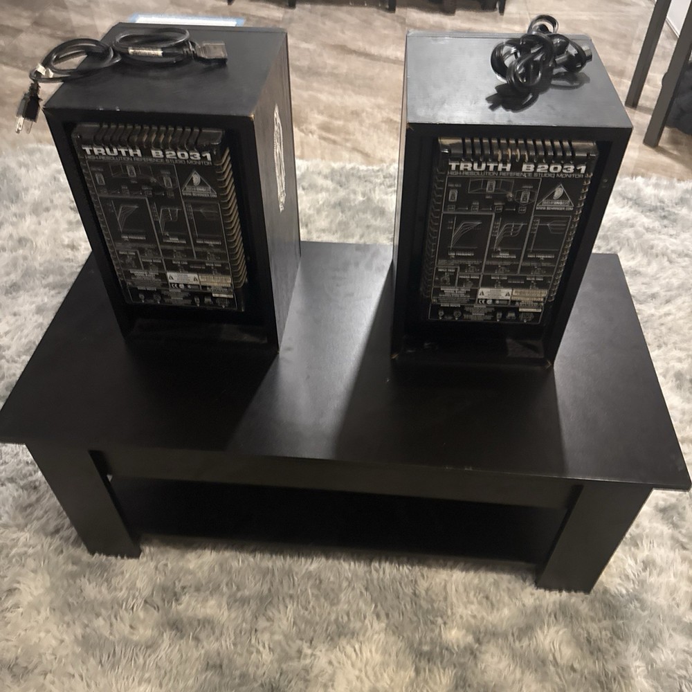 2x Behringer B2031A Truth Aktive Studiomonitore / Active Studio Speakers