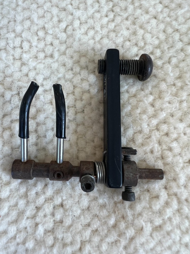 Dual Prong Spring Flipper Rest