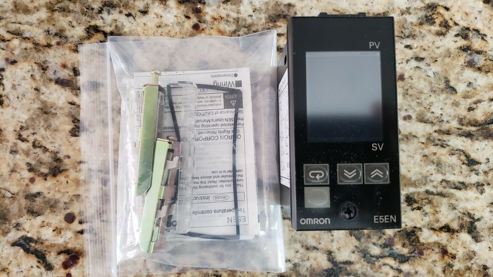 OMRON E5EN-C3MP-500 TEMPERATURE CONTROLLER MULTI-RANGE